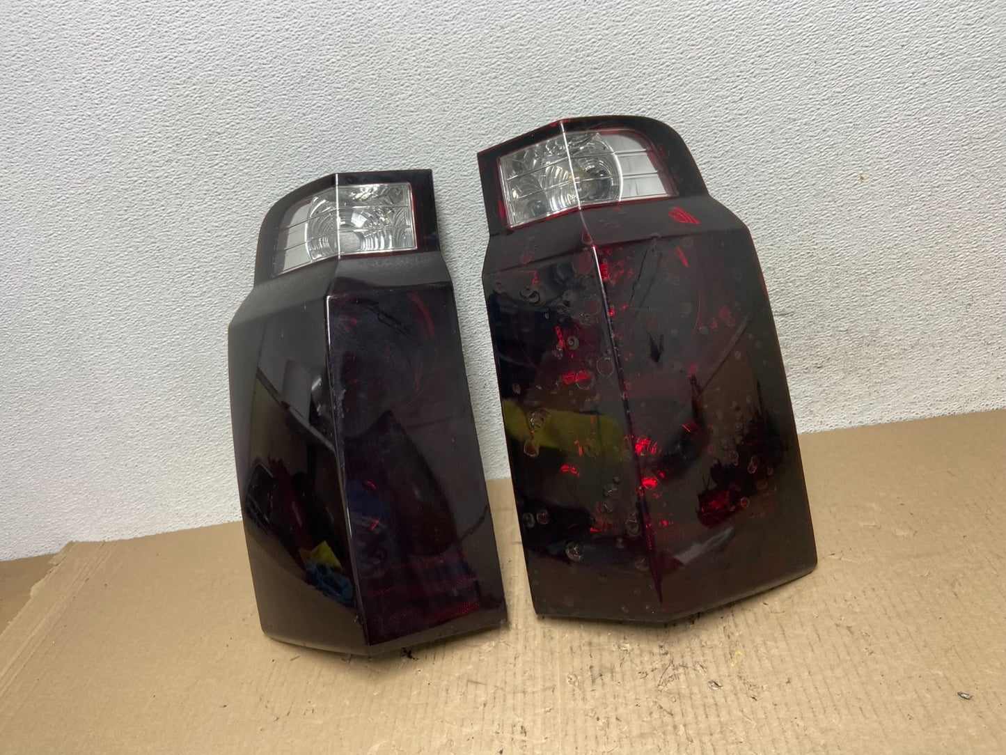 2006 to 2010 Jeep Commander Left+Right Side Tail Lights AF5962 DW0