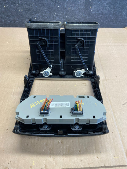 2009 to 2010 Kia Sportage Center Radio Climate Control Clock Trim AI3199 DG5