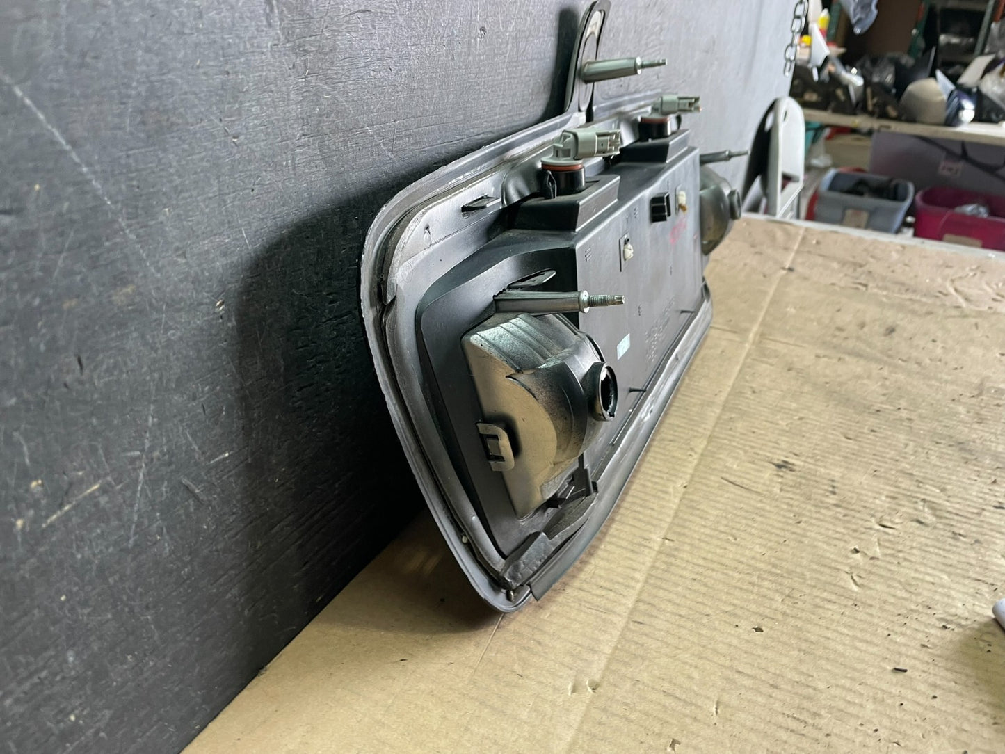 2003- 2006 Lincoln LS Rear Finish Panel Trunk Panel Chrome OEM J4120 DG6