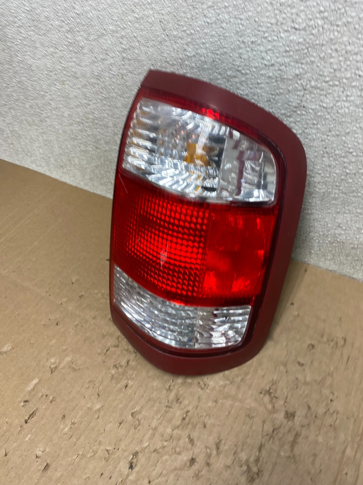1999 to 2004 Nissan Pathfinder Right Passenger Rh Side Tail light Oem U0519 DW1