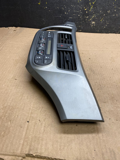 2005 to 2010 Honda Odyssey  Radio Climate Control Dash Trim Bezel z0169 DG4