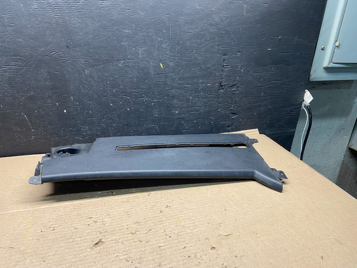 2007 to 2018 Mercedes Dodge Sprinter Left Dash Vent Trim Panel A9066890007 J46921