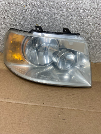 2003 - 2006 Ford Expedition Right Passenger Side Headlight Halogen Oem AB2596 DW0