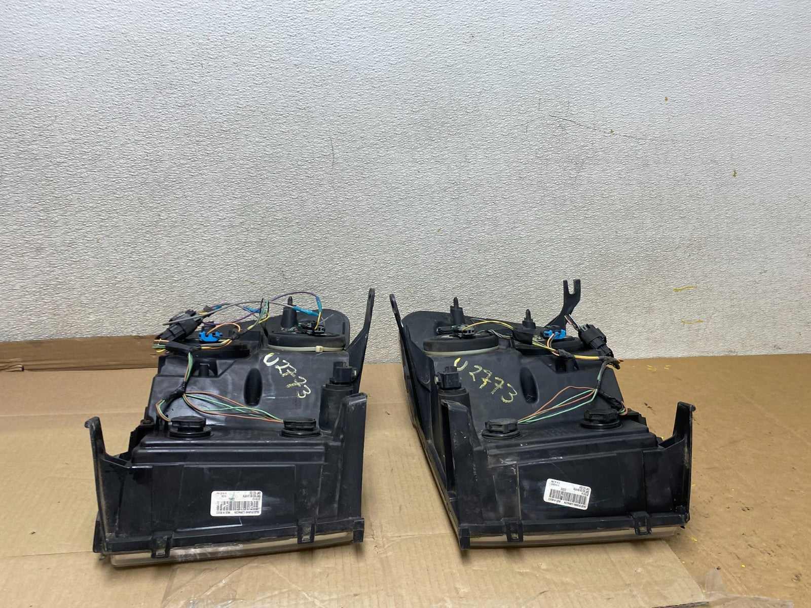 2007 - 2014 GMC Sierra Left+Right Side Halogen Headlights U2773 DW14