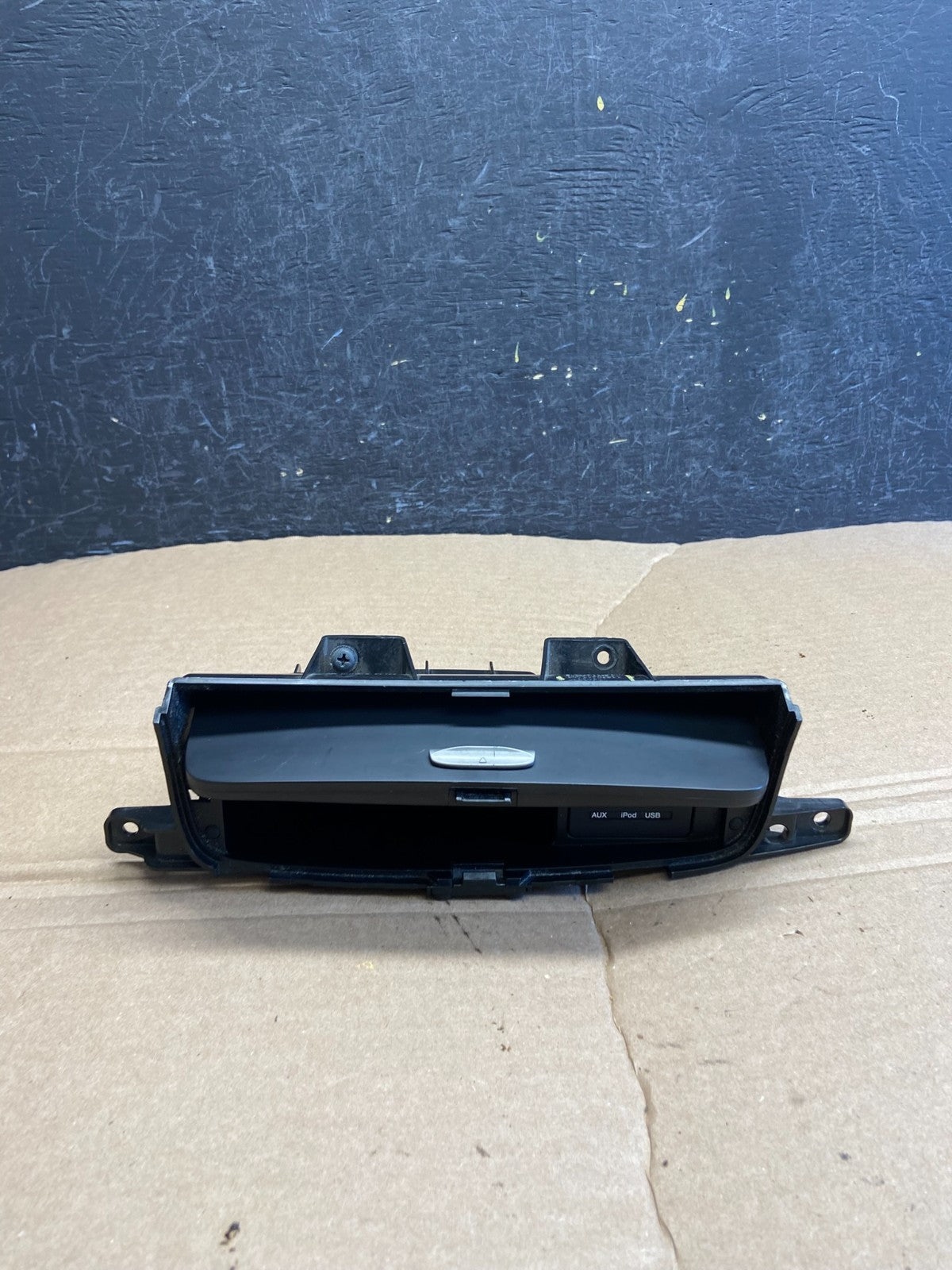 2006 - 2012 Kia Sedona Center Console Dash Storage Compartment Box af1800 DG1