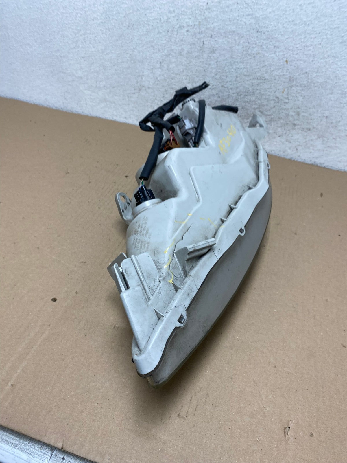 2005 to 2006 Toyota Camry Right Passenger RH Halogen Headlight AF3040 LK9
