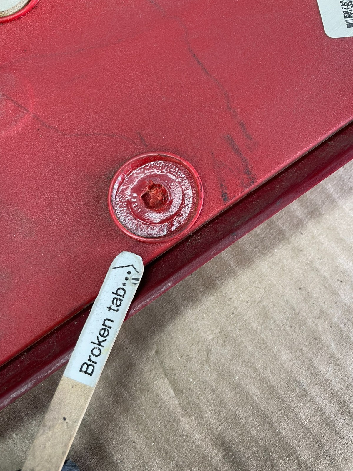 2003 2004 2005 Chevrolet Cavalier Rear Trunk LID Center Tail Light Oem AB7987 DG5