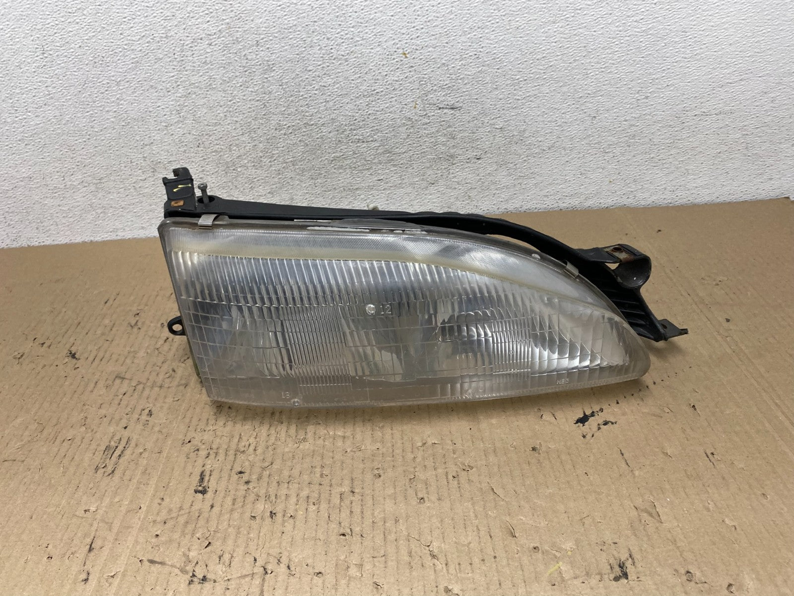 1995 to 1996 Toyota Camry Right Passenger RH Side Headlight TYC AF5999 DW0