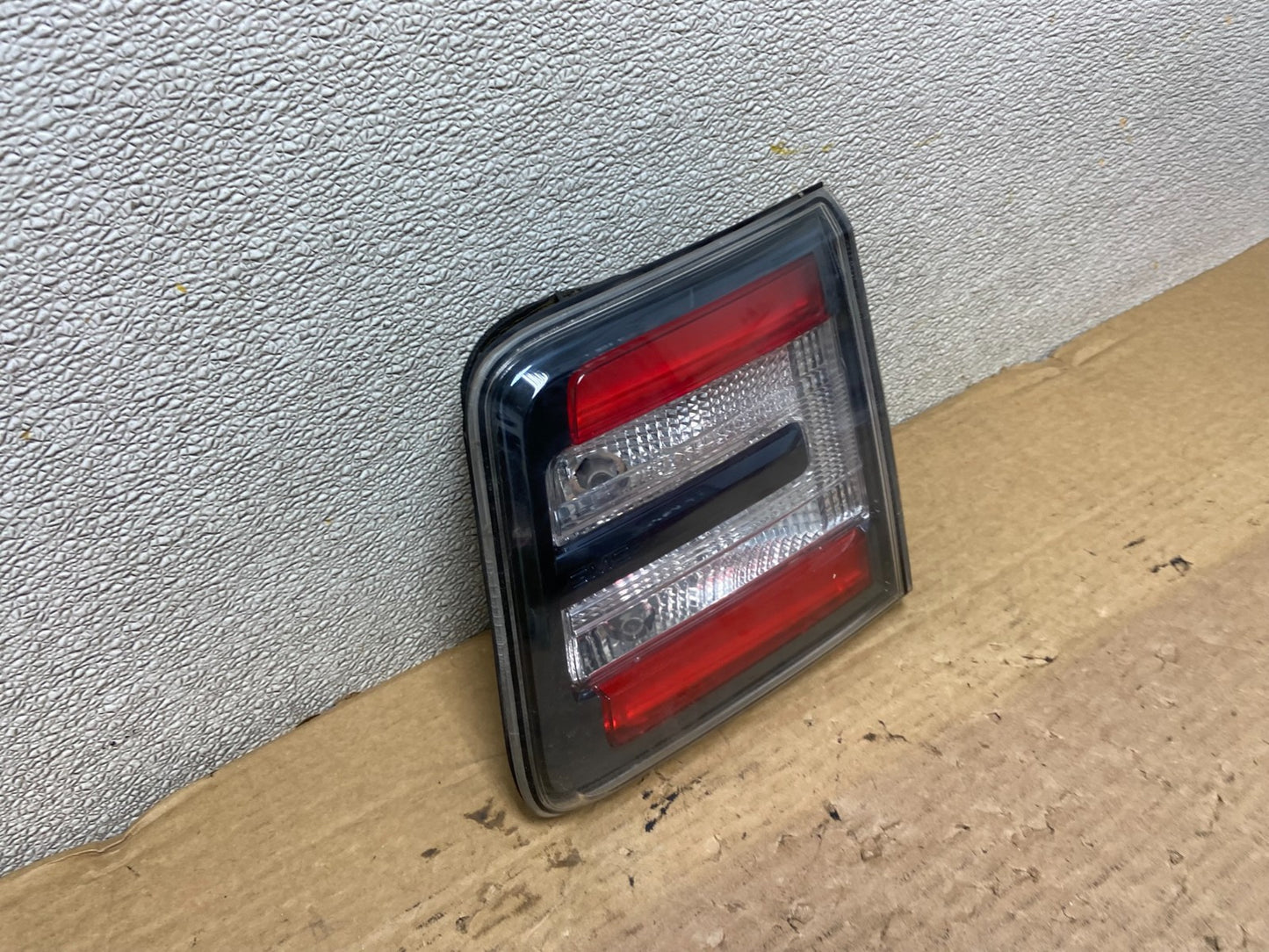 2013 to 2016 GMC Acadia Right Passenger RH Side Inner Tail Light AB5357 LK2