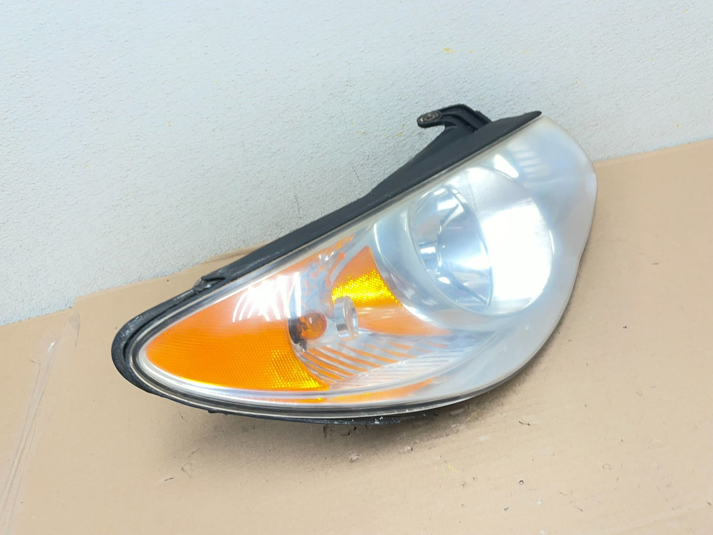 2007 2008 2009 2010 Hyundai Elantra Right Passenger Side Headlight OEM AA9990 DW2
