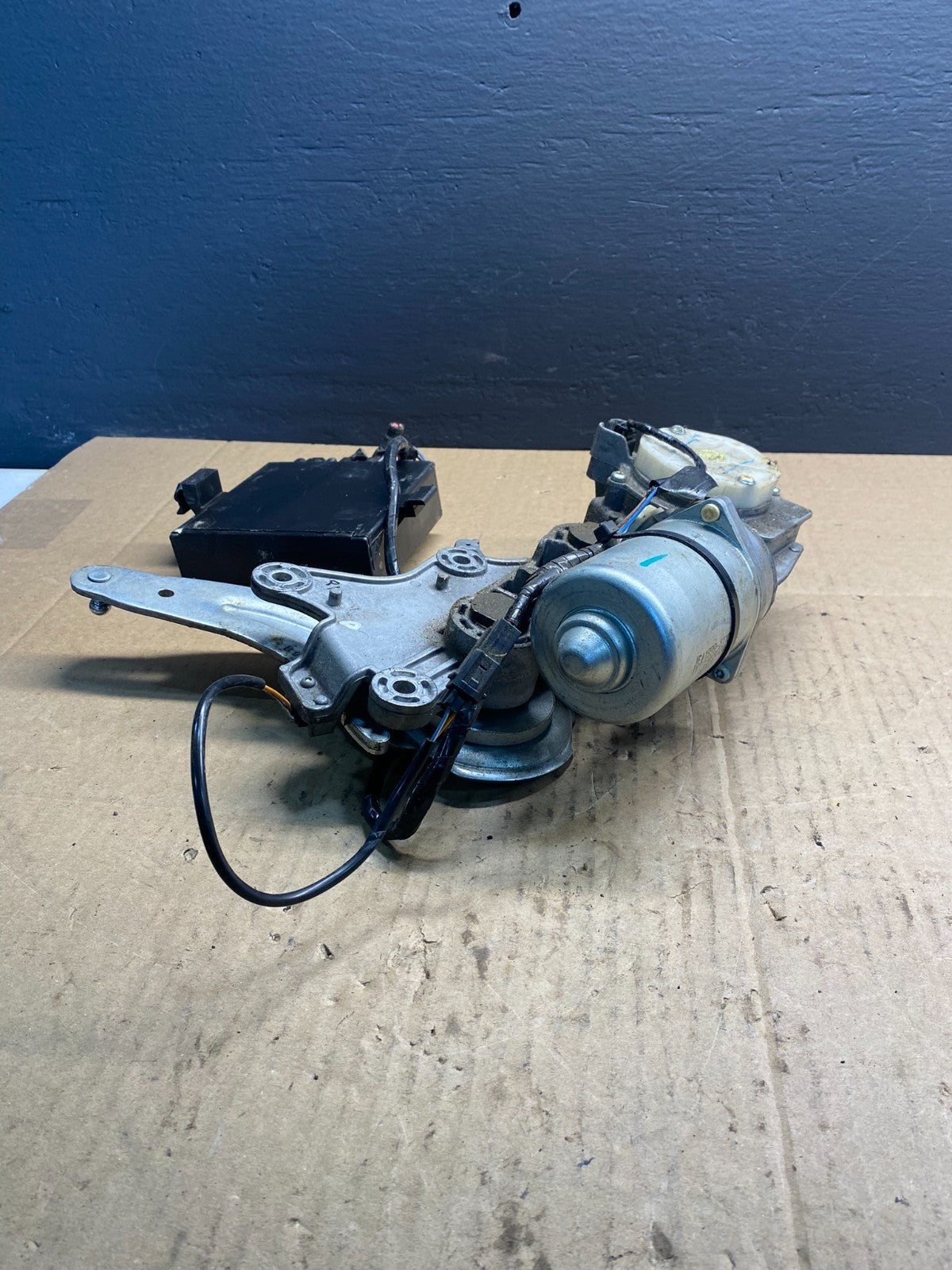 2009-2012 GMC Acadia Power Motor Liftgate Tailgate Control Module ab4243 DG4