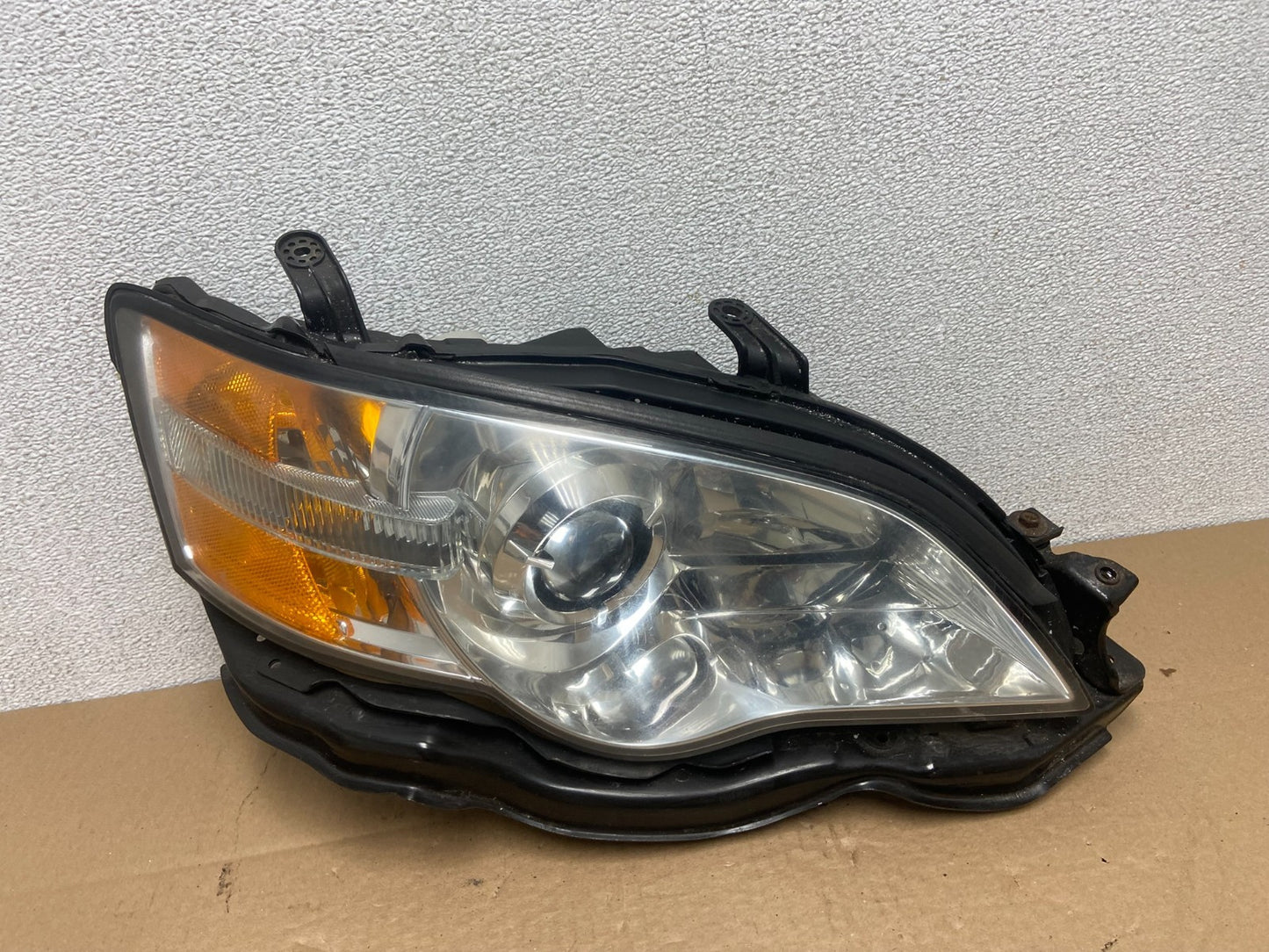 2006 to 2007 Subaru Legacy Right Passenger RH Side Headlight AB6128 DW0