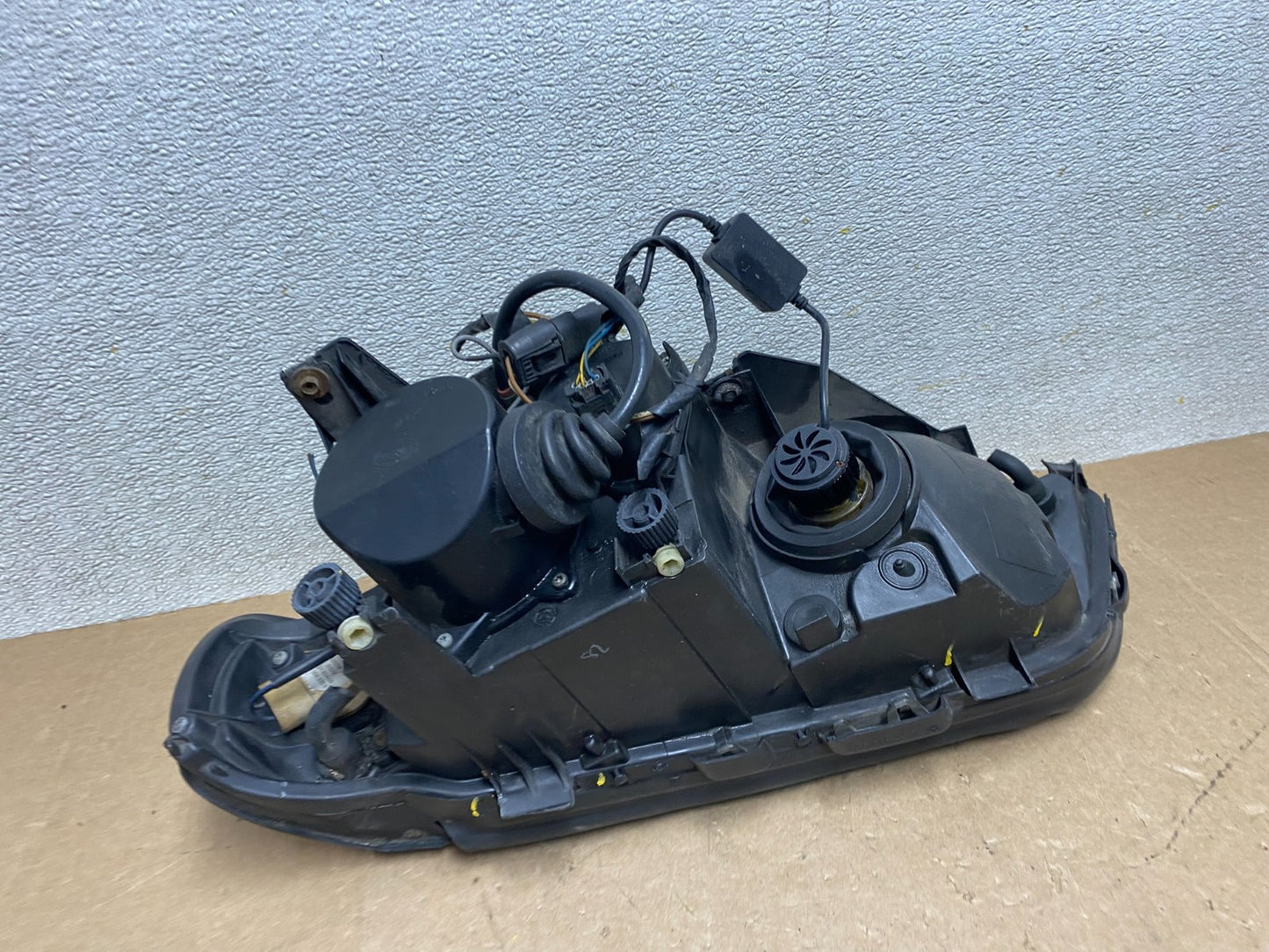 Xenon 2000 - 2003 Bmw X5 E53 Headlight Right Passenger RH Side OEM W8726 DW10