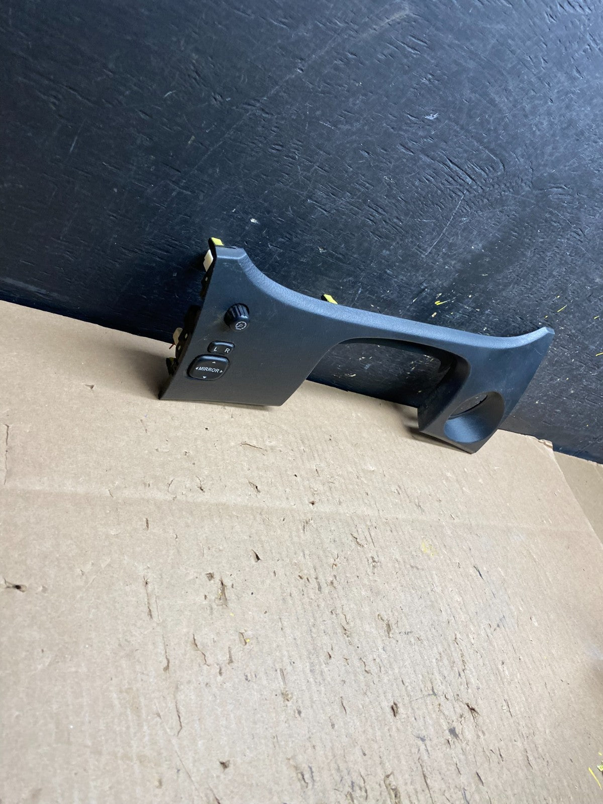 2005 to 2010 Toyota Avalon Dash Ignition Switch Trim Cover Oem T5806 DG1
