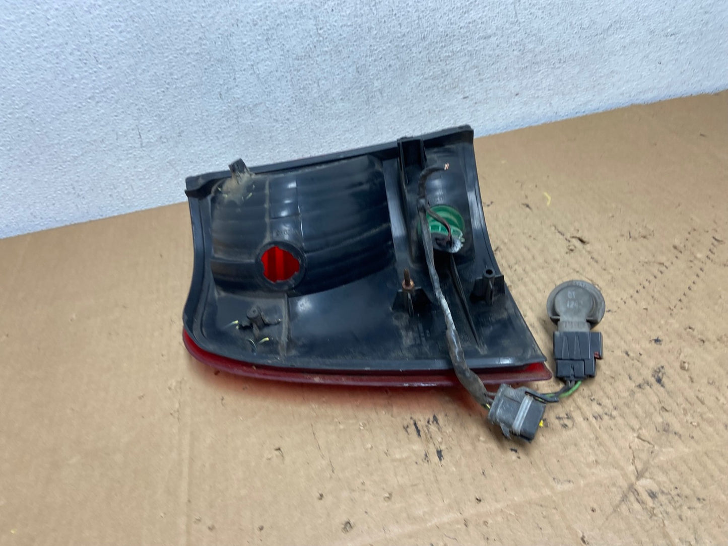 2002 to 2005 Ford Explorer Right Passenger Rh Side Tail light AD2370 LK6