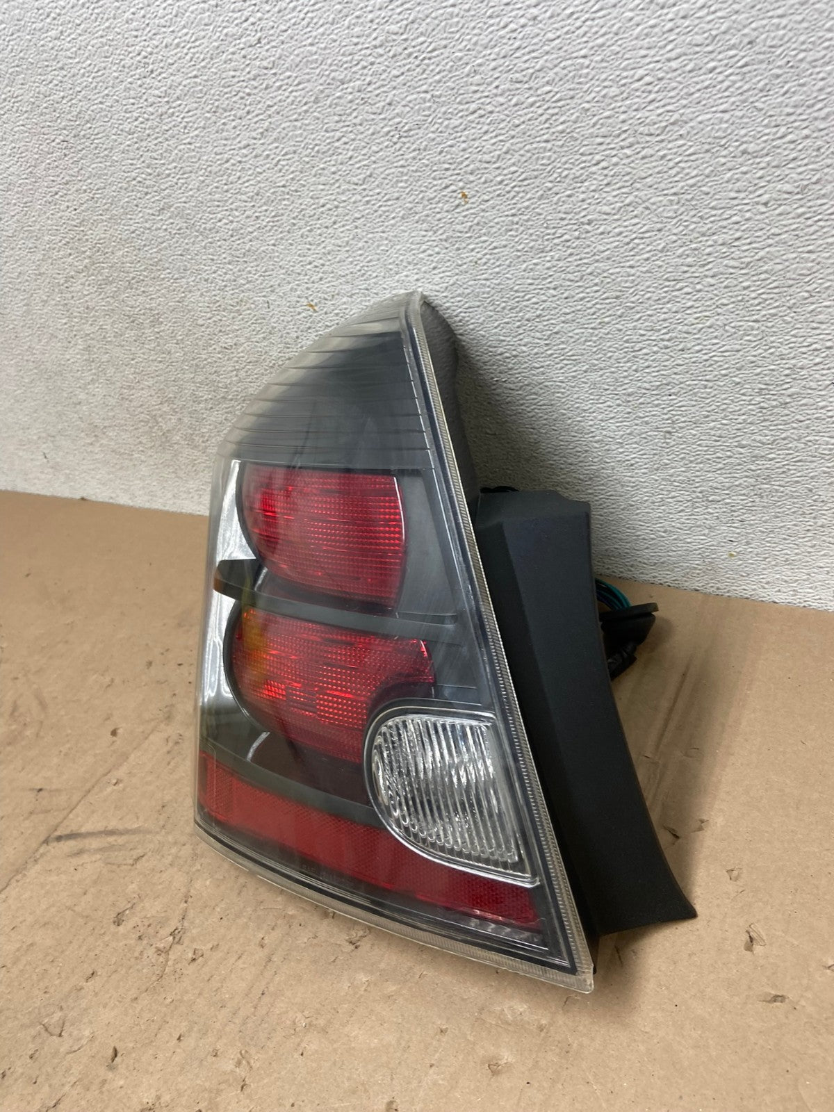 2010 2011 2012 Nissan Sentra Left Driver Side Tail Light AG4901 LK1