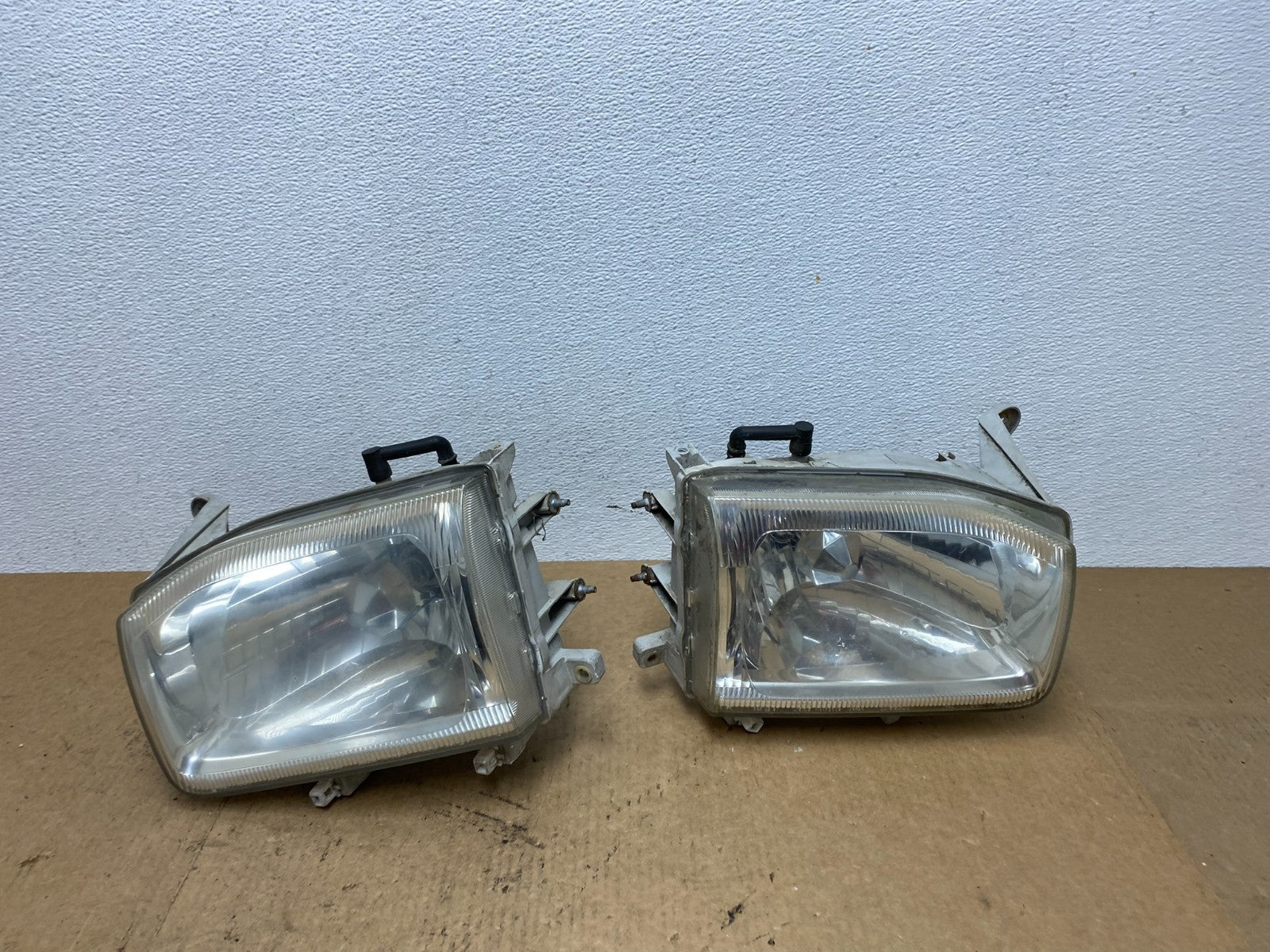 1999-2004 Nissan Pathfinder Left+Right Side Set Halogen Headlights Oem AC3303 DW0