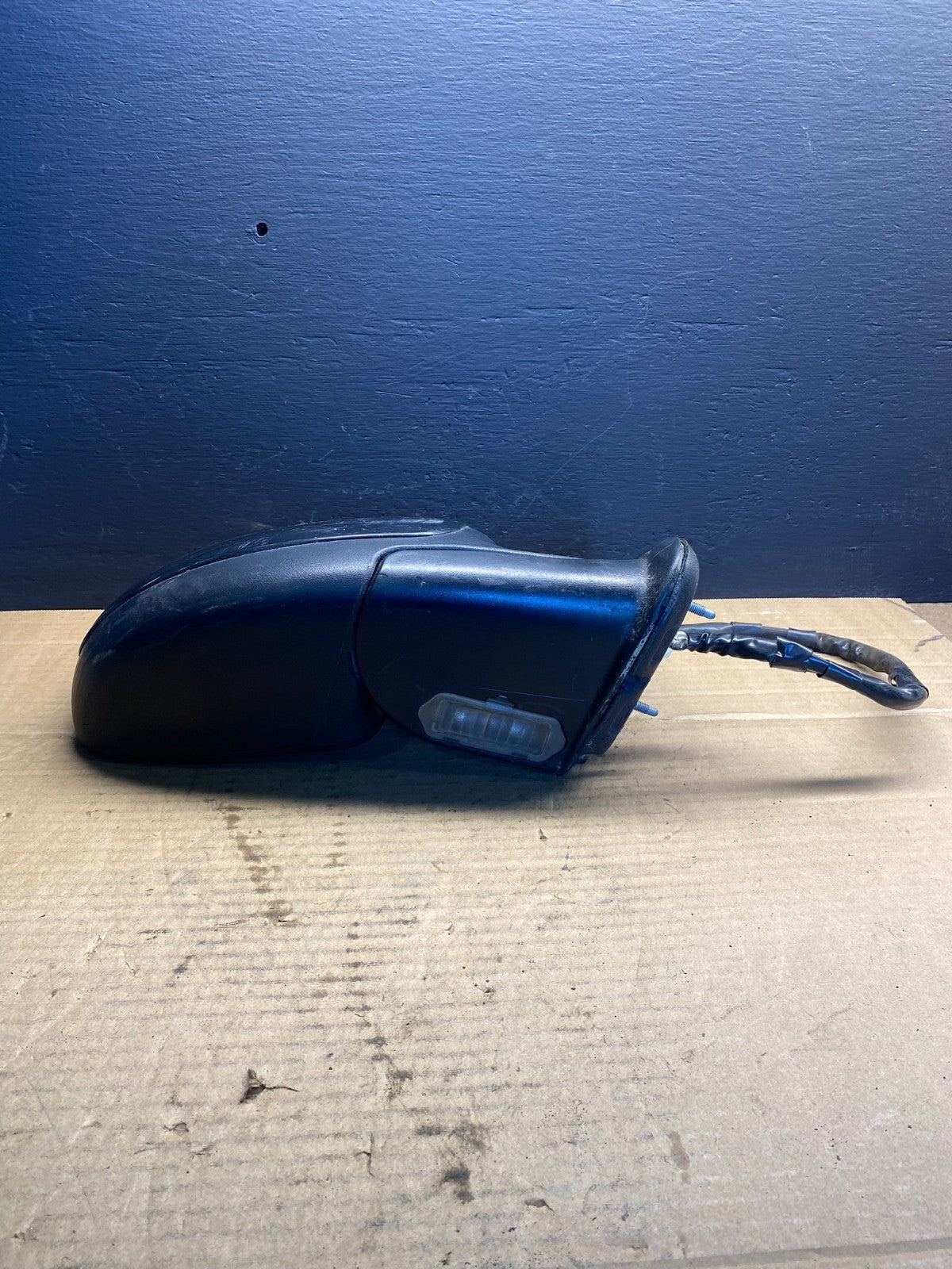 2003-2006 Chevrolet Tahoe Suburban Right Passenger Turn Door Mirror AB7097 MS3