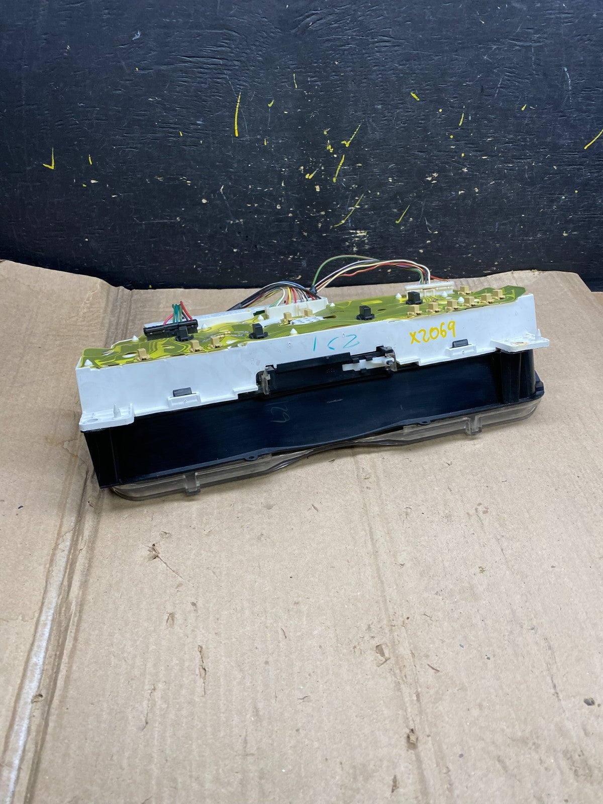 2001 - 2002 Ford Econoline E250 E350 Van Speedometer Instrument Cluster X2069 DG4