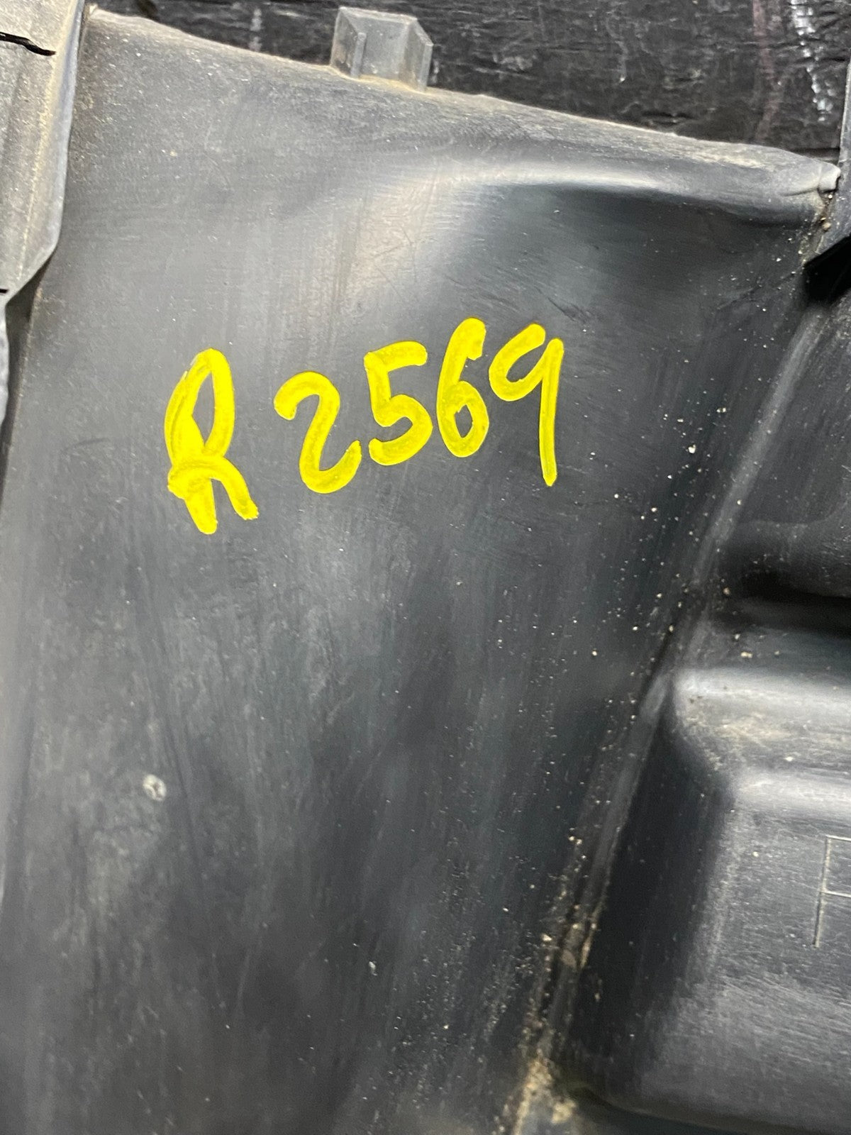 2003 - 2010 Porsche Cayenne Left+Right Set Air Inatke Filter Box OEM R2569 DG7