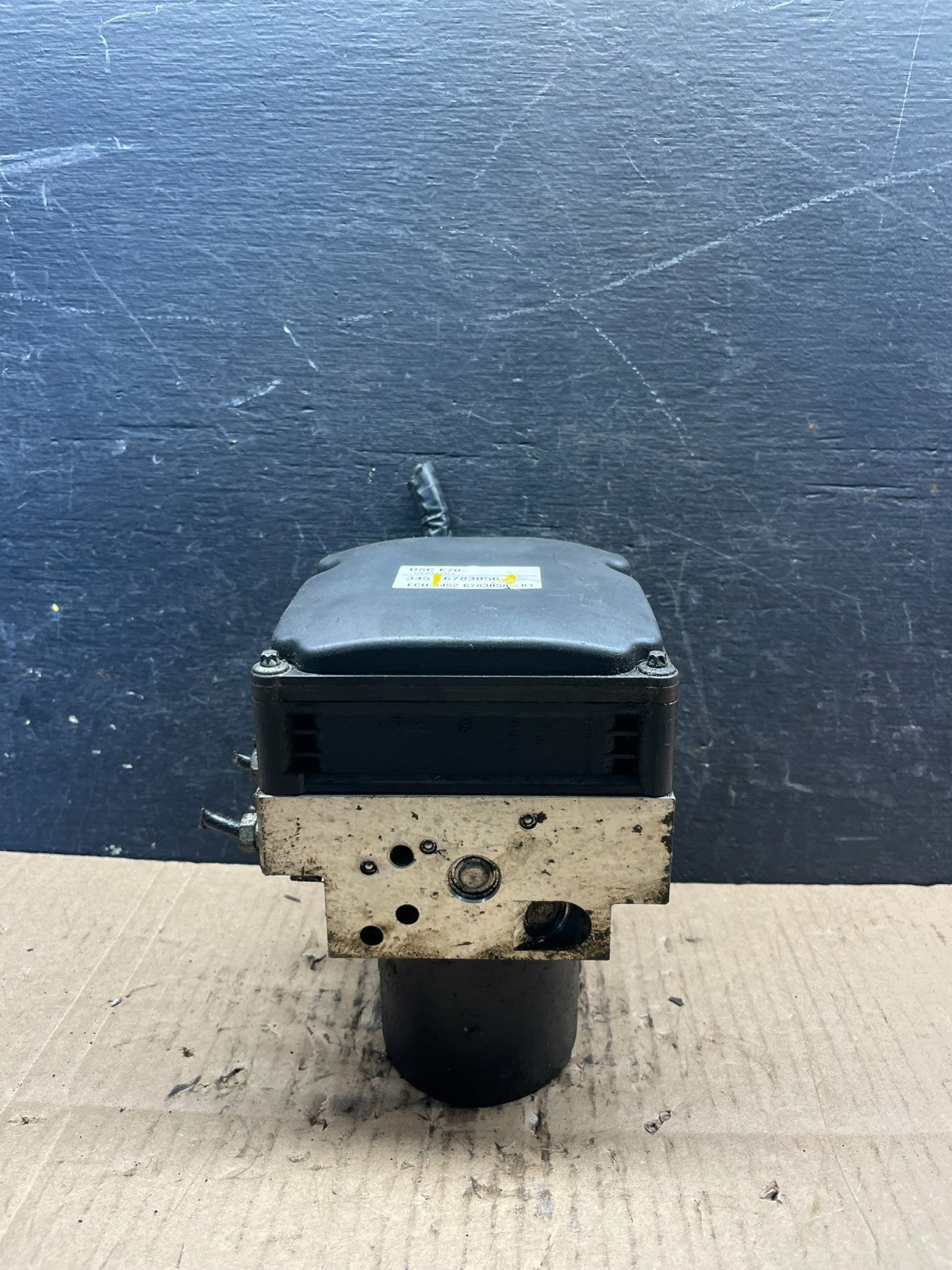 2007 to 2013 BMW X5 E70 ABS Anti-Lock Brake Pump Module OEM r9408 DG0