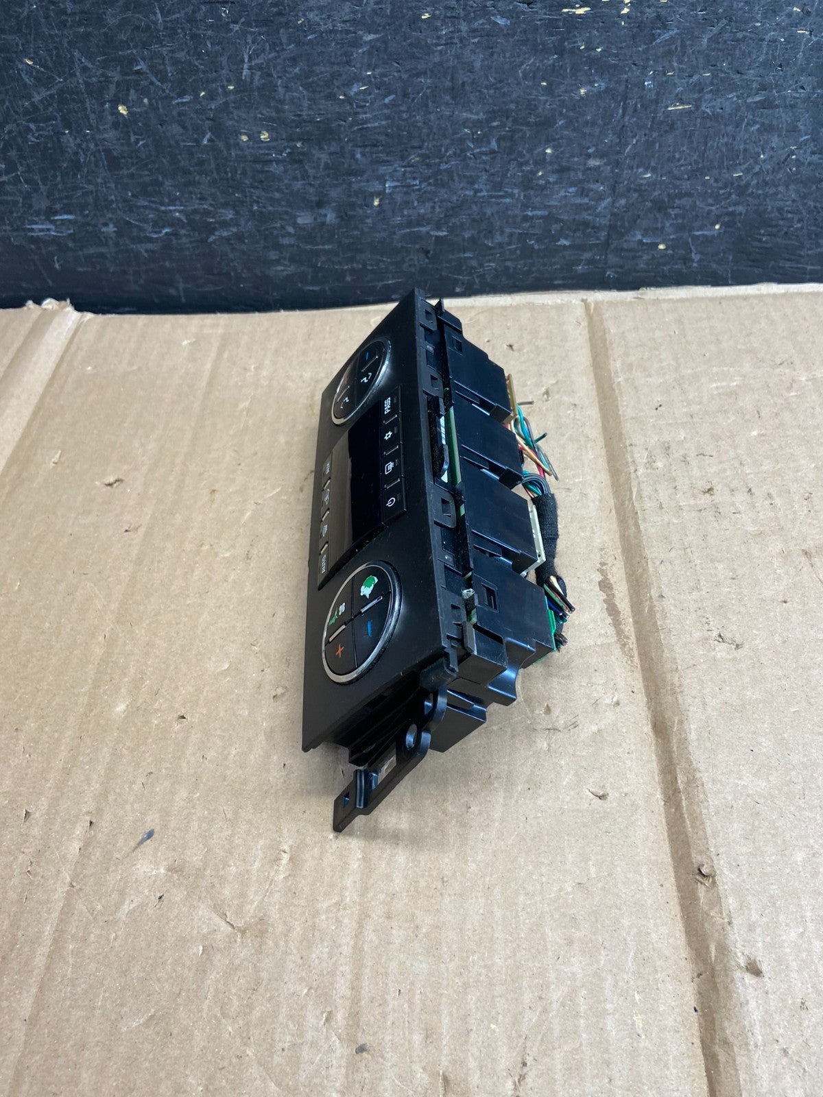 2007-2011 GMC Yukon Tahoe Automatic Climate Temperature Temp Control AH5584 DW1