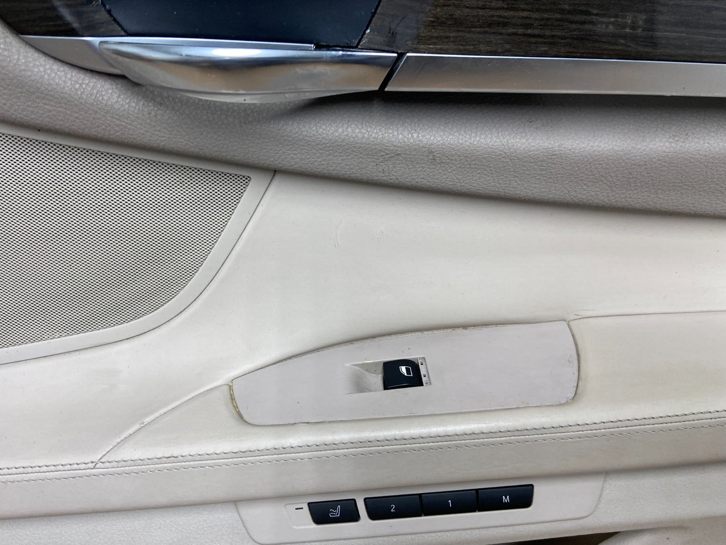 2009 to 2015 BMW 740i 750i 535i F01 F02 Front Right Interior Door Panel r4704 DG3