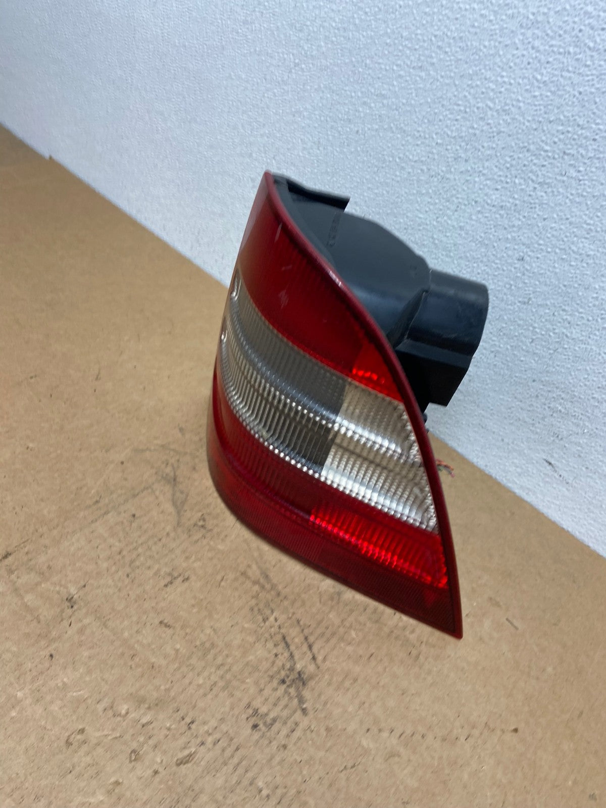1998 to 2001 Mercedes ML320 ML-Class Right Passenger Rh Tail Light AC2969 LK1