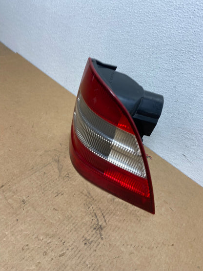 1998 to 2001 Mercedes ML320 ML-Class Right Passenger Rh Tail Light AC2969 LK1