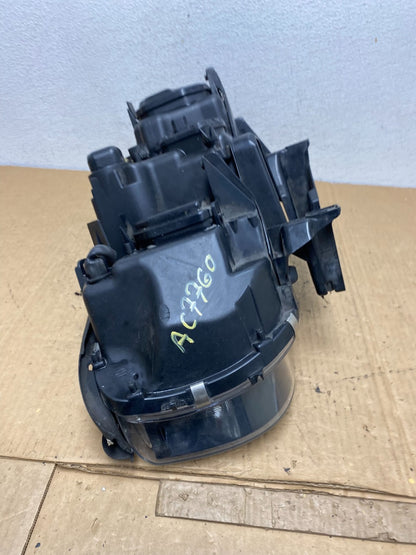 2002 to 2005 BMW 7 Series 745i Xenon Right Passenger Headlight AC7760 DW8