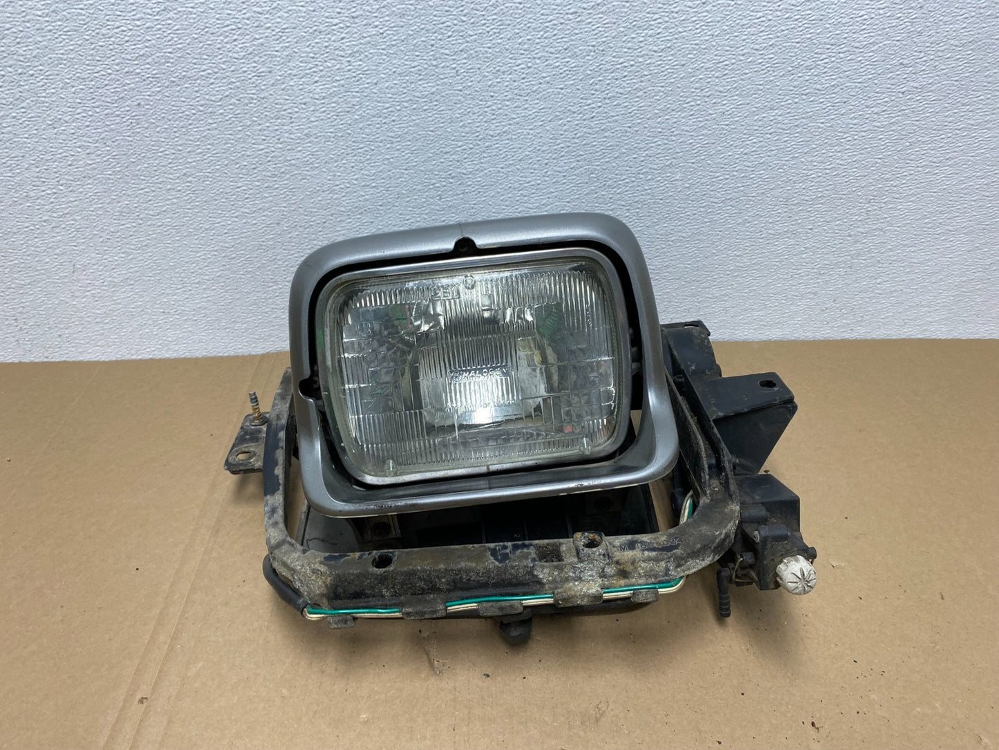 1984 to 1989 Chevrolet Corvette Right Passenger RH Side Headlight OEM AB6784 DW0