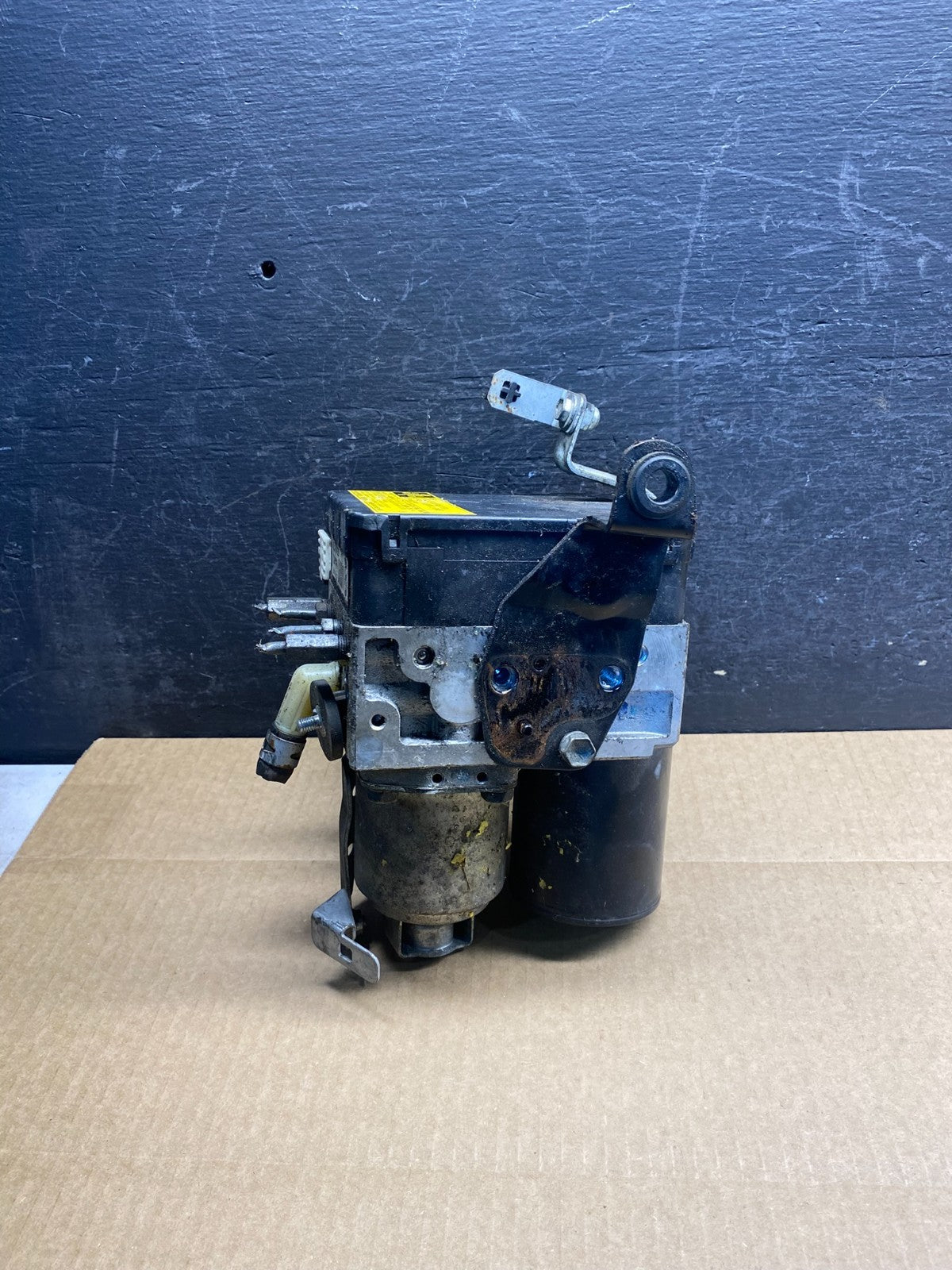 2004 - 2009 Toyota Prius ABS Brake Pump Anti Lock Module AG7237 DG2