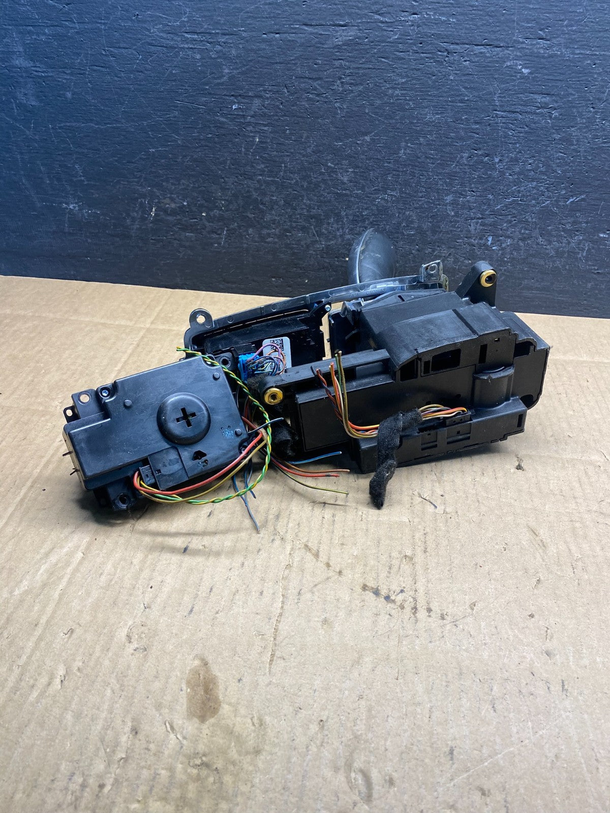 2007 - 2013 BMW X5 E70 Shift Shifter Selector Gear W/ Menu Switch AD5092 DG4