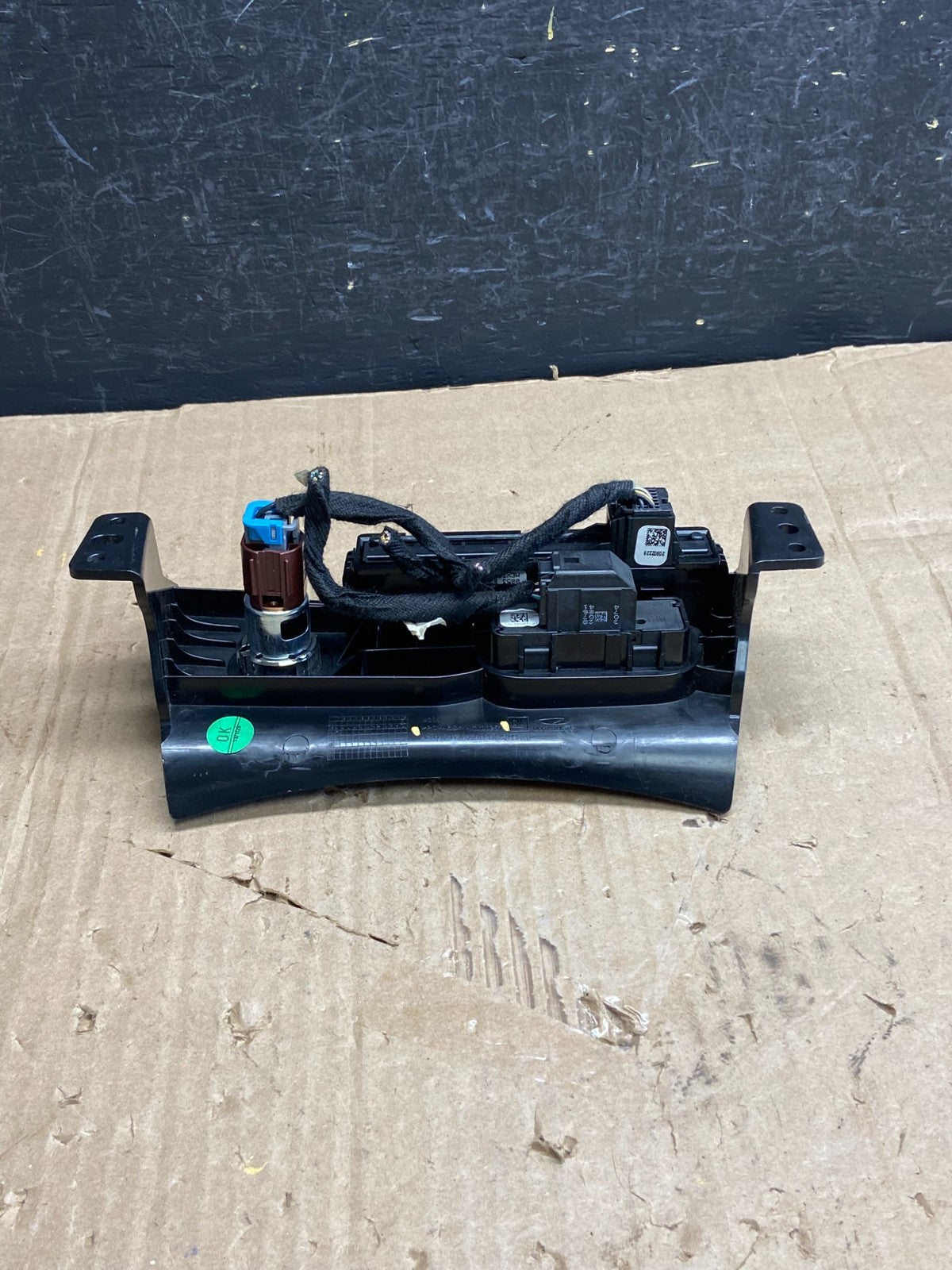 2013 2014 2015 Chevrolet Malibu Hazard Relay Switch Traction Control AE1740 DG4
