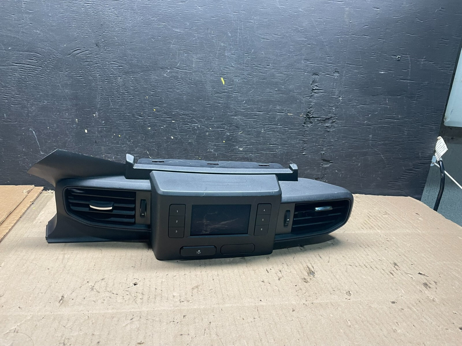 2020 to 2023 Ford  Explorer Console Radio Display Screen Air Vents L1685 DG Oem0