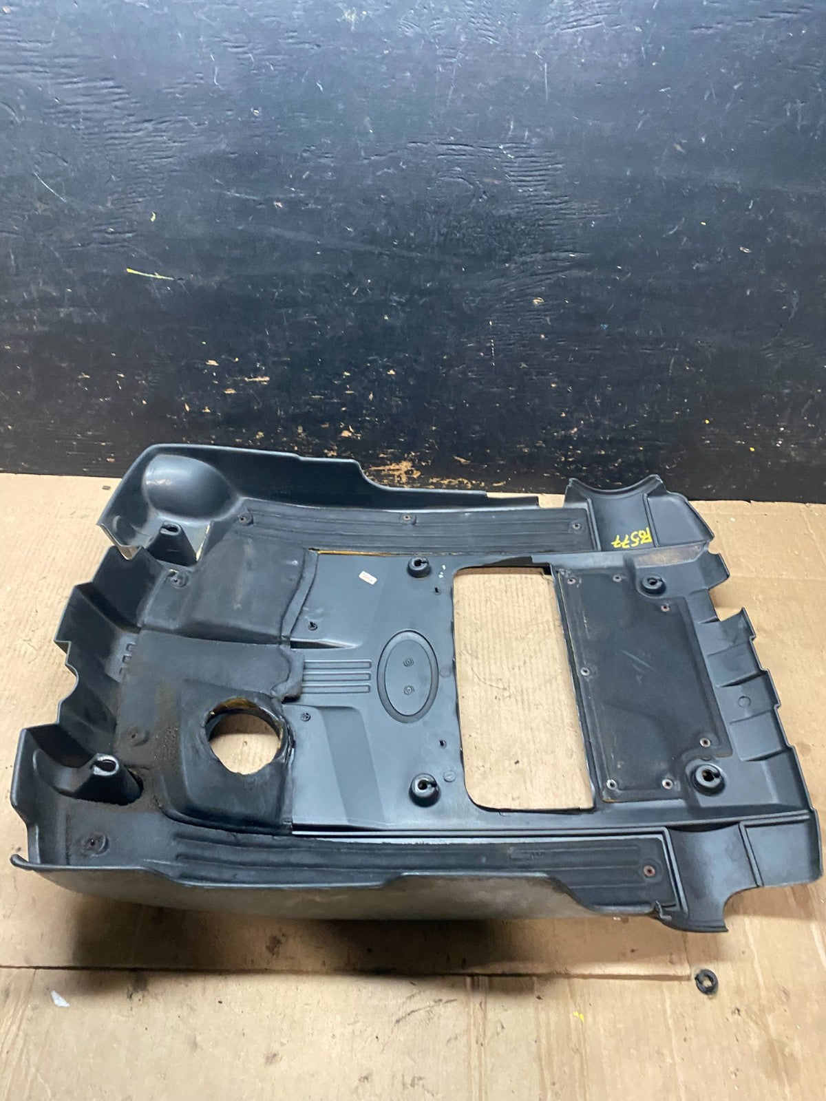 2001 to 2005 Hyundai XG350 V6 Engine Motor Cover T0429 DG7