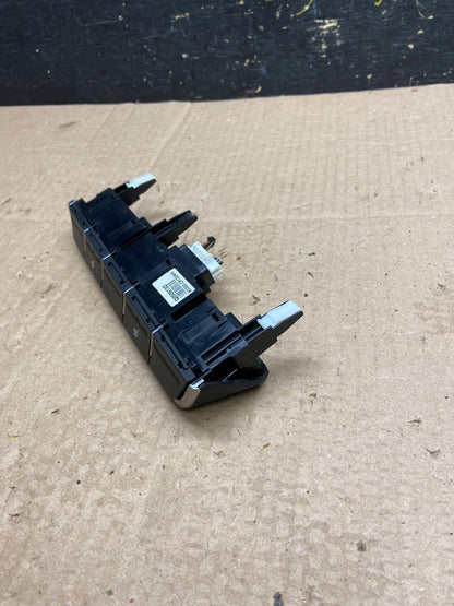 2017 - 2020 Kia Sorento Center Seat Heater Center Console Switches OEM Z0091 DG2
