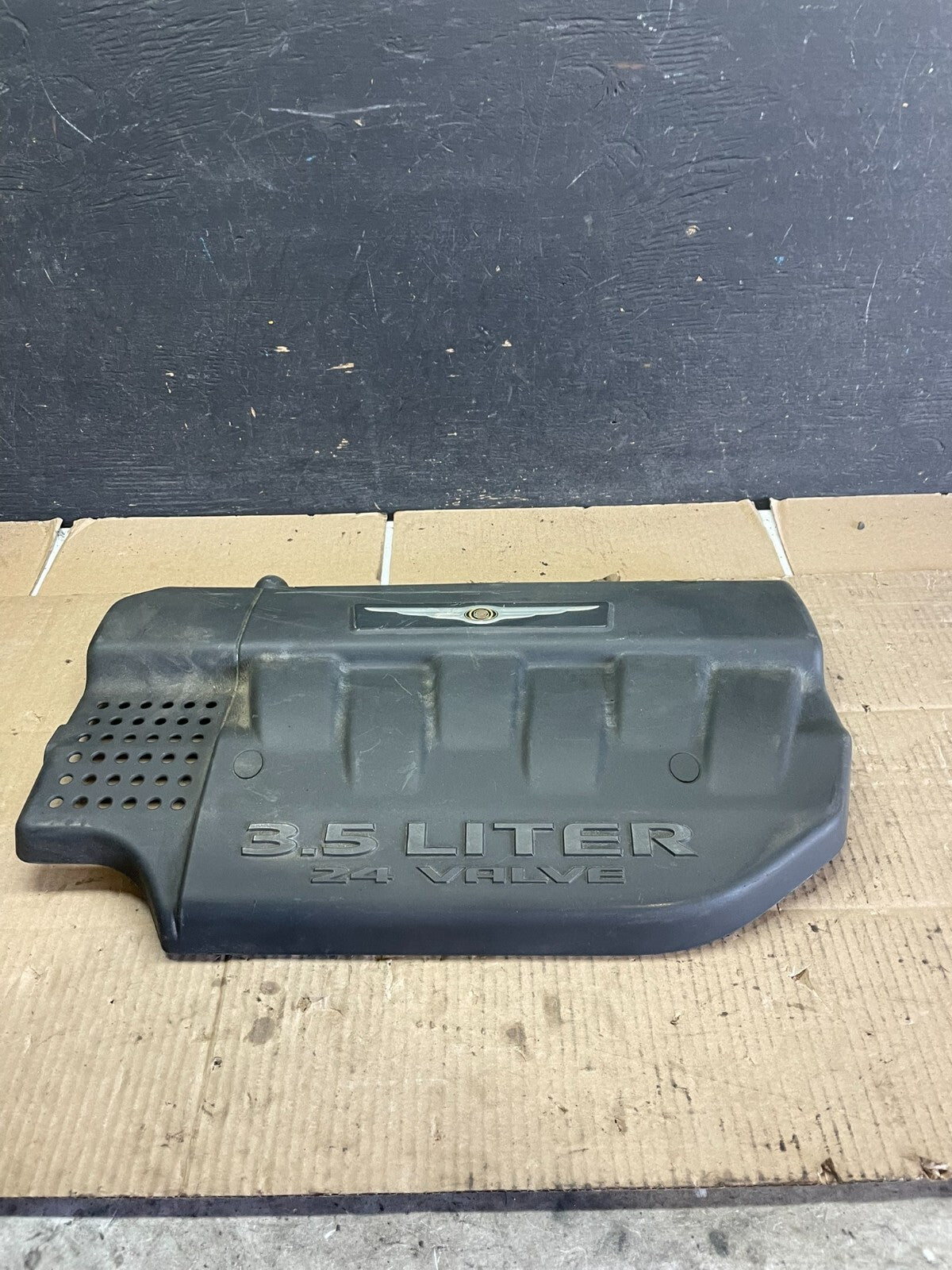 2004 2005 2006 Chrysler Pacifica 3.5L Engine Cover Motor M2723 DG0