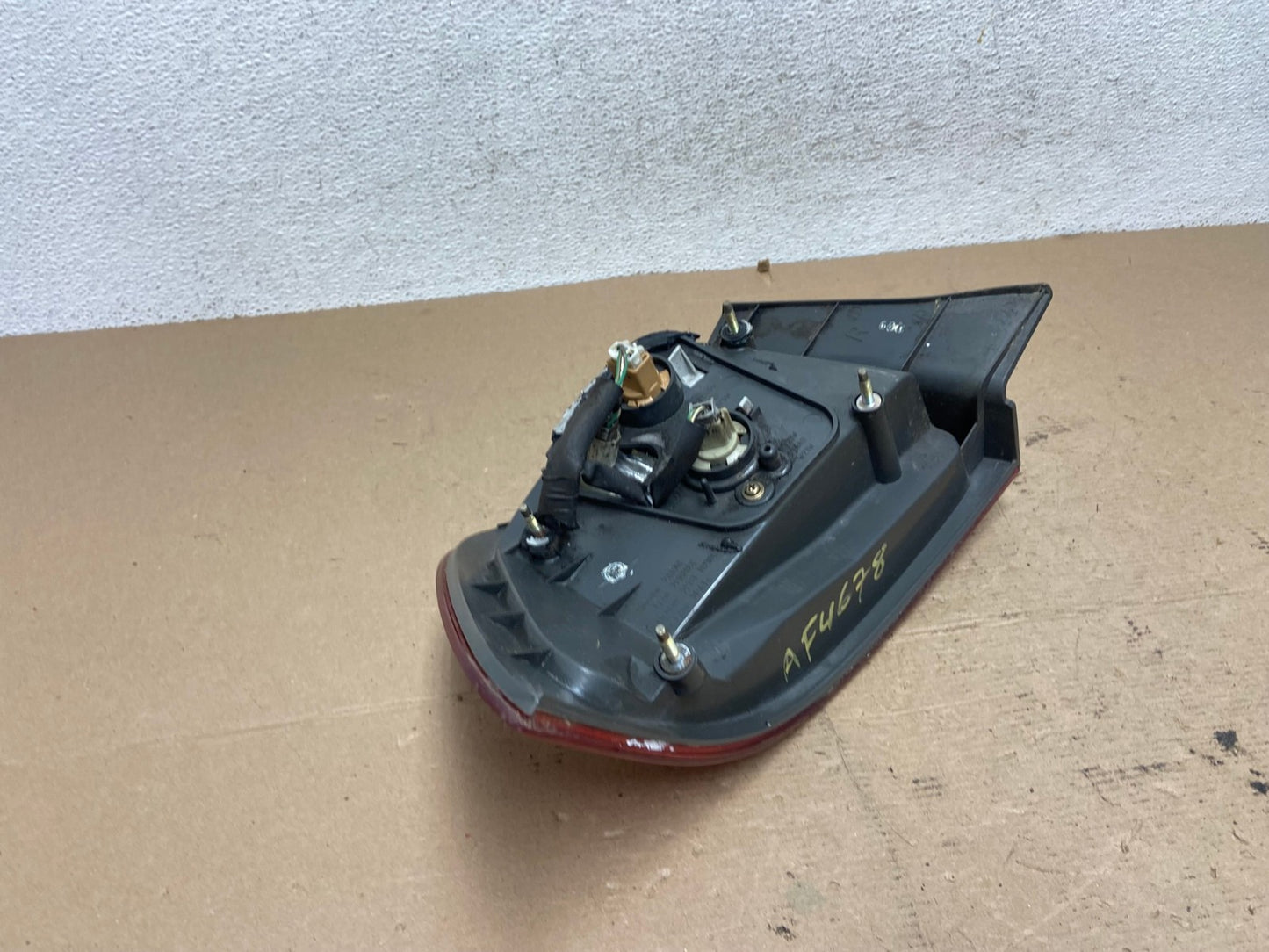 2000 2001 Lexus ES300 Outer Right Passenger RH Side Tail Light AF4678 LK5