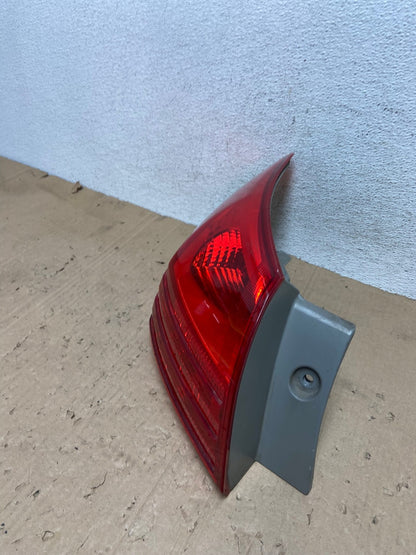2008 to 2015 Nissan Rogue Left Driver Lh Side Tail Light AE9352 LK1