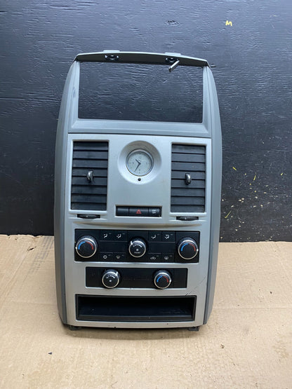 2008-2010 Chrysler Town Country Climate Control Panel Center Dash Trim Z0025 DG0