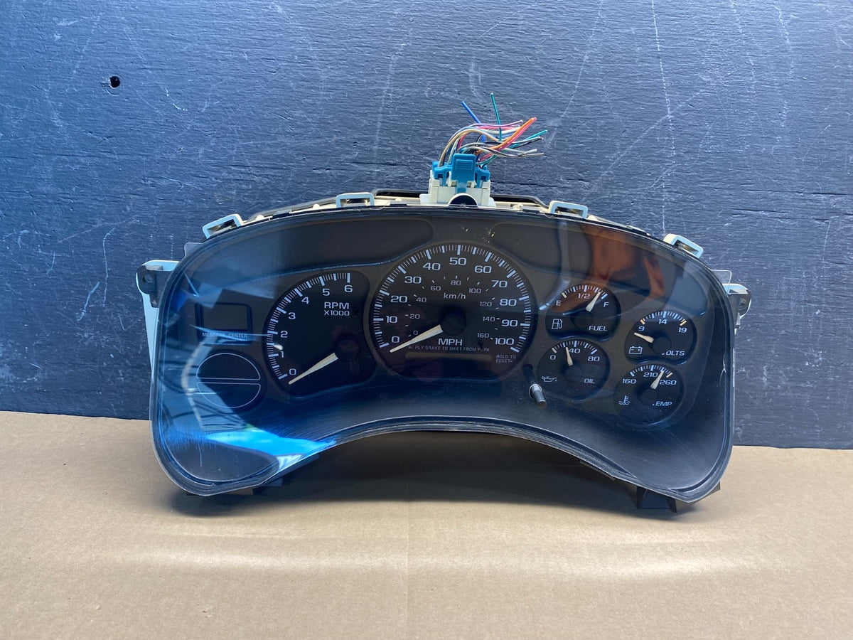 2002 GMC Yukon Speedometer Cluster Gauge AG3862 DG0