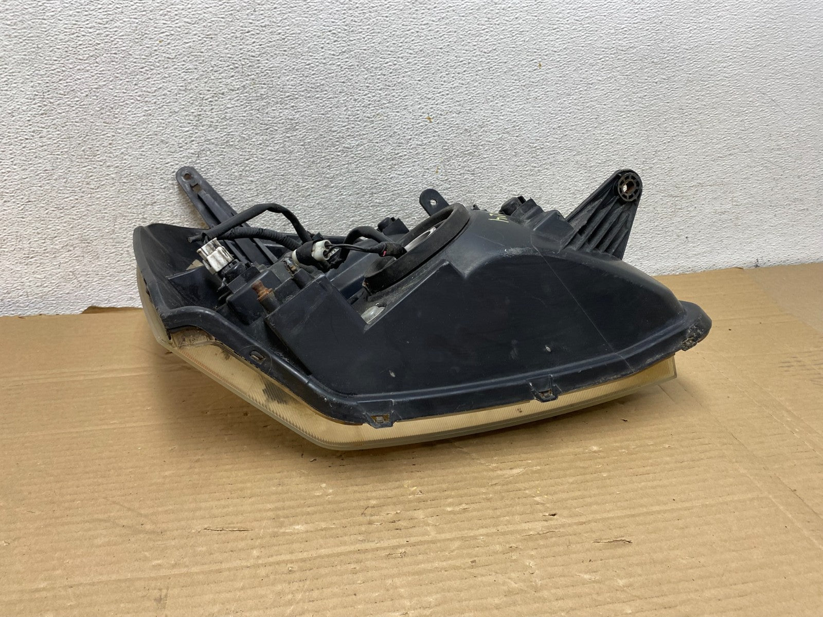 2005 to 2009 Chevrolet Equinox Left Driver LH Halogen Headlight AG8924 DW7