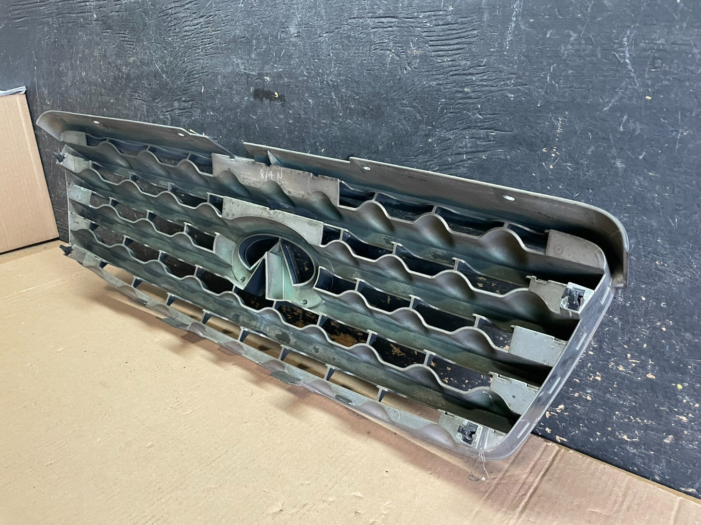 2003 2004 2005 Infiniti FX35 Grill Grille W/ Emblem Oem AA1904 DG8