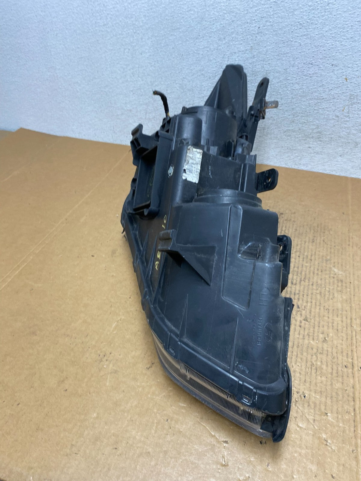 2013 to 2016 Hyundai Santa Fe Left Driver Side Headlight AE1310 DW6