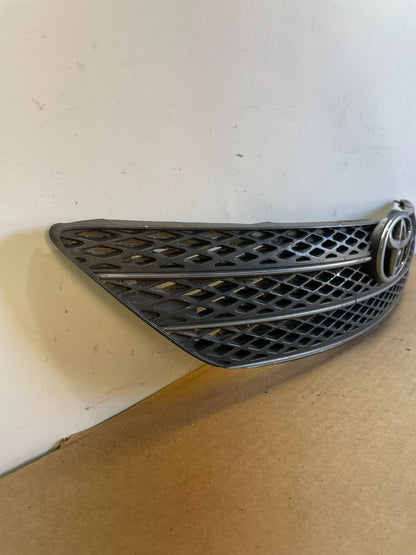 2002 2003 2004 Toyota Camry Front Upper Grill Grille AF8706 DG2