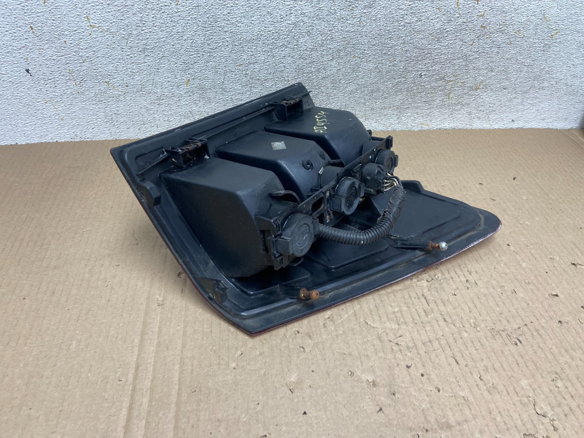 2005 to 2006 Jeep Grand Cherokee Left Driver Side Lh Tail Light AI9554 LK4