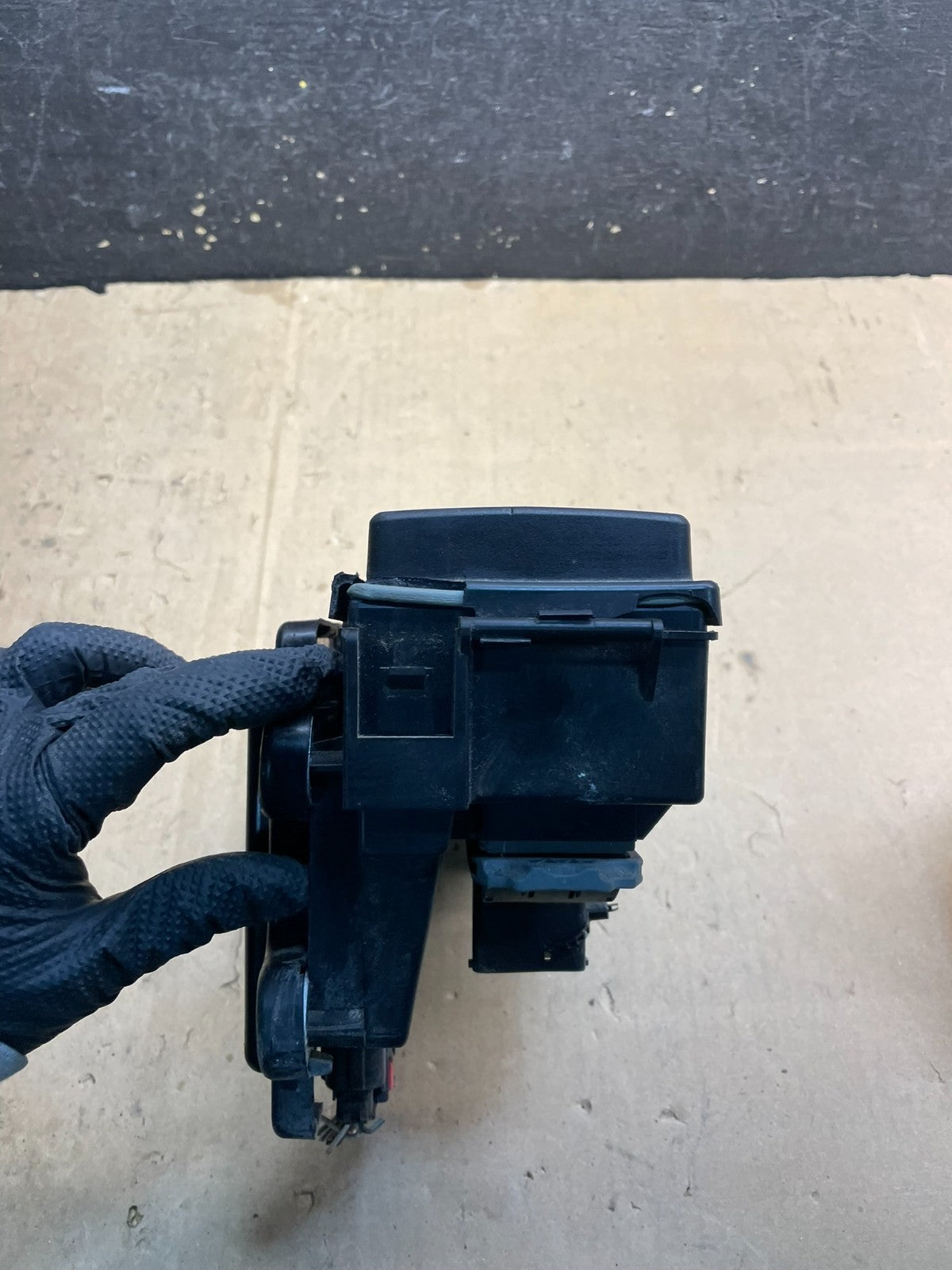 2005 Jeep Grand Cherokee Integrated Power Fuse Box Relay 04692071AB W7262 DG1