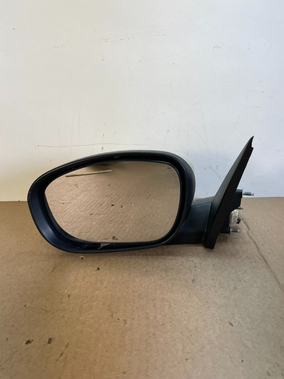 2005 to 2010 Chrysler 300 Left Driver LH View Door Mirror AH6196 DW7