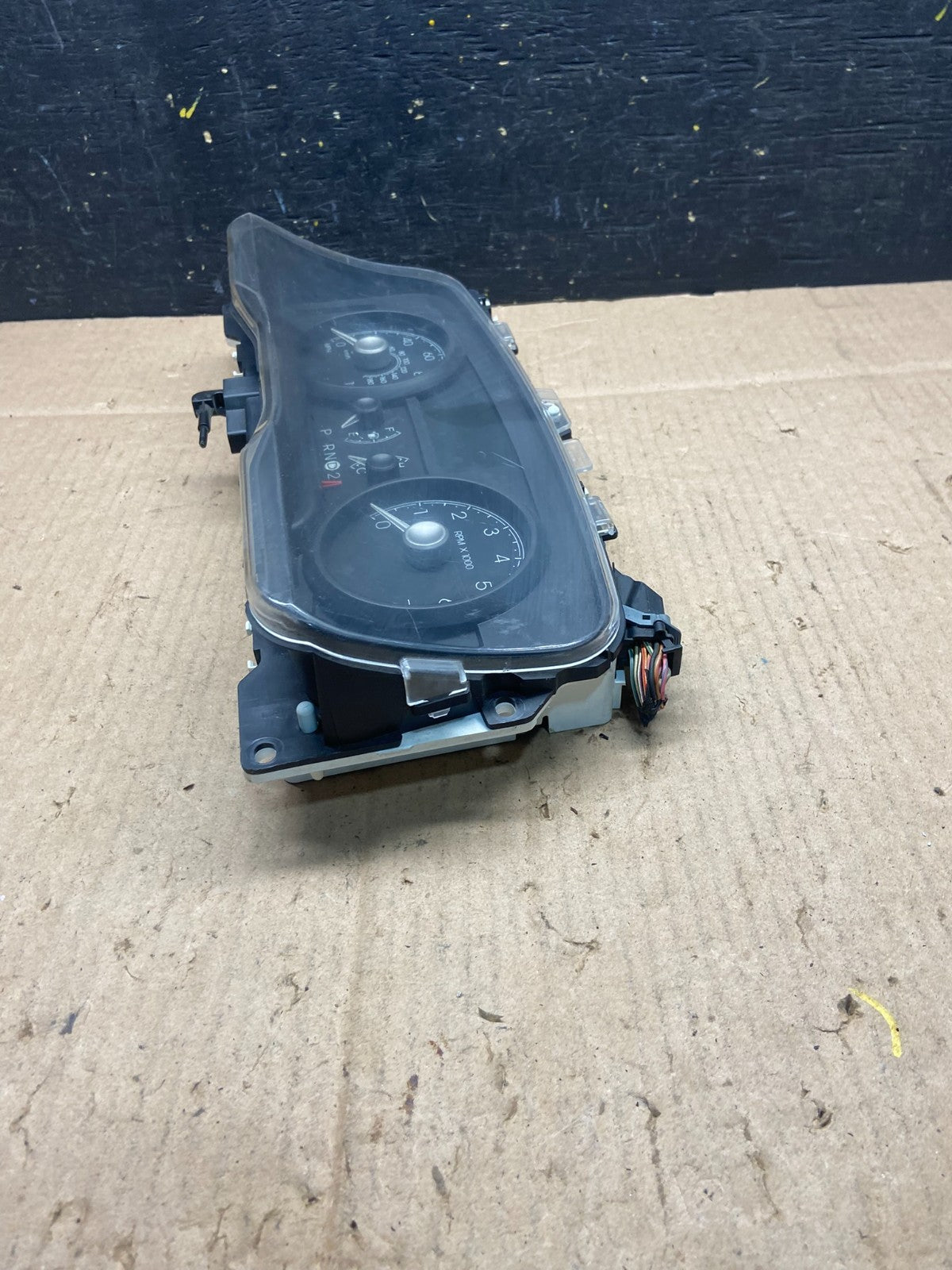 2009 to 2010 Mercury Marquis Speedometer Cluster Gauge Oem q0810 DG1